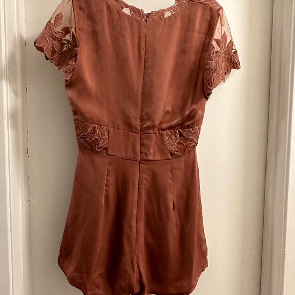 Honey Punch Romper Silk and Lace Size Small Ginger Color NWT - Picture 5 of 6